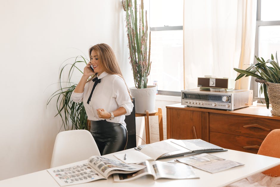 Jak stworzyć biuro domowe w stylu mid-century: inspirująca przestrzeń do pracy w 30 dni