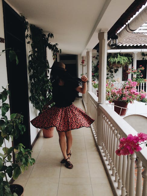 Jak stworzyć elegancki kolonialny gabinet w 7 krokach (Twórz inspirującą przestrzeń do pracy)