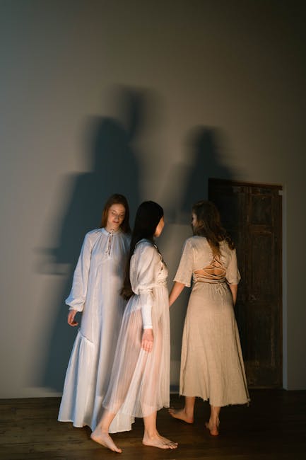 Oświetlenie mid-century: od kultowych lamp po nowoczesne inspiracje, które odmienią Twoje wnętrze